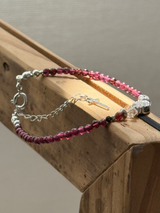 Silver925×天然石|ロードライトガーネット×ハーキーマダイアモンド メダイブレスレット(Reeplushハンドメイド)