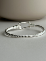 Fook twist Bangle
