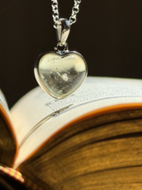 【MOMOMOON】【希少】リビアングラス ハートネックレス(45cm)|B|エジプト産 天然インパクトガラス ハート型ペンダント