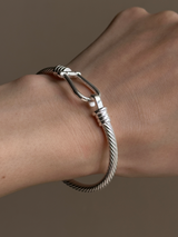 Fook twist Bangle