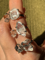 【MOMOMOON】ルチルクォーツ ラフカットリング:フリーサイズ約12〜15号程度 | 天然石・鉱石・パワーストーン