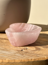 【MOMOMOON】Madagascar Rose quartz Heart Tray【No.12】