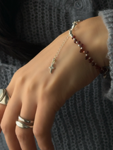 Silver925×天然石|モザンビーク産ガーネット ハート+クロスチャーム ブレスレット 16.5cm〜21cm(Reeplushハンドメイド)