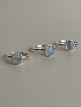 Oval cut Rainbow moonsotne Ring