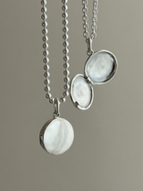 表+内側刻印【お好きな刻印お入れします】 - hidden message Locket pendant Type:Round -