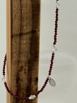 Silver925×天然石|ロードライトガーネット×ハーキーマダイアモンド メダイチャーム ネックレス(Reeplushハンドメイド)