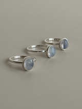 Oval cut Rainbow moonsotne Ring