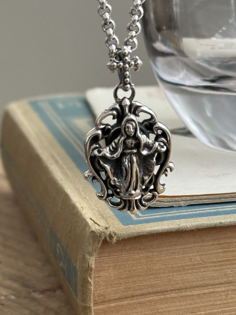 ヴィンテージ メダイ シルバー ネックレス SILVER 燻し加工 マリア像 ヴィンテージ メダイ シルバー ネックレス SILVER 燻し加工 マリア像