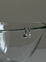 Perl×silver ball earcuff