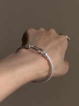 Fook twist Bangle