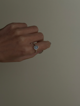 Oval cut Rainbow moonsotne Ring