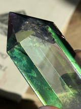 【MOMOMOON】レインボーオーラクリスタル(水晶)ポイント C | 天然石・鉱石・パワーストーン