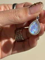【MOMOMOON】高品質 Rainbow Moonstone pendant top【1-B】