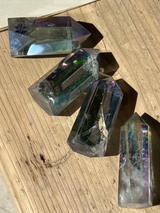 【MOMOMOON】レインボーオーラクリスタル(水晶)ポイント C | 天然石・鉱石・パワーストーン