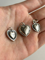 Plump Heart Pendant top