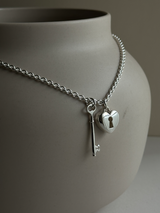 両サイド刻印可能【お好きな刻印お入れします】 Thick Heart padlock&key Pendant top SET