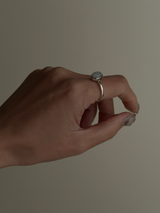 Oval cut Rainbow moonsotne Ring