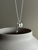 両サイド刻印可能【お好きな刻印お入れします】 Thick Heart padlock&key Pendant top SET