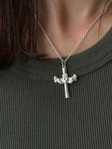 Hand in Heart cross top size 30×21mm 【medium】