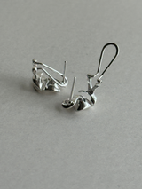 Gather frills clip catch Pierce