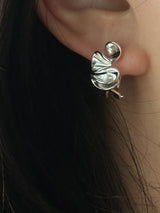 Gather frills clip catch Pierce