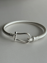 Fook twist Bangle