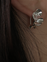 Gather frills clip catch Pierce