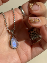 【MOMOMOON】高品質 Rainbow Moonstone pendant top【1-D】