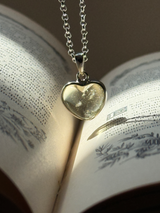 【MOMOMOON】【希少】リビアングラス ハートネックレス(45cm)|B|エジプト産 天然インパクトガラス ハート型ペンダント