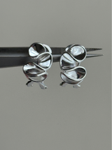 Gather frills clip catch Pierce