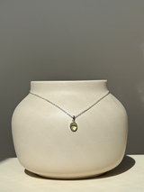 【MOMOMOON】虹入り メキシコ産ゴールデンアパタイト ペンダントトップ | 天然石・鉱石・パワーストーン