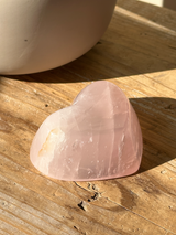 【MOMOMOON】Madagascar Rose quartz Heart Tray【No.9】