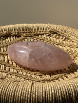 【MOMOMOON】Madagascar Rose quartz Oval candle holder/1.19kg