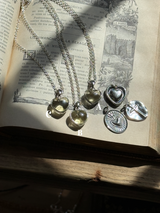 【MOMOMOON】【希少】リビアングラス ハートネックレス(45cm)|B|エジプト産 天然インパクトガラス ハート型ペンダント