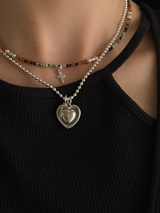 Silver925×天然石|1月誕生石ヘソナイトガーネット クロスミニチャーム チョーカーネックレス(Reeplushハンドメイド)38cm〜42cm