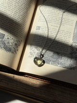 【MOMOMOON】【希少】リビアングラス ハートネックレス(45cm)|B|エジプト産 天然インパクトガラス ハート型ペンダント