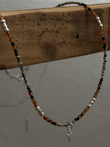 Silver925×天然石|1月誕生石ヘソナイトガーネット クロスミニチャーム チョーカーネックレス(Reeplushハンドメイド)38cm〜42cm