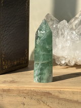 【MOMOMOON】エンジェルフェザーフローライト タワー |fluorite|天然石・鉱石・パワーストーン【SC081-3】