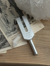 【MOMOMOON】4096Hz Crystal tuner made in JAPAN|音叉|クリスタルチューナー