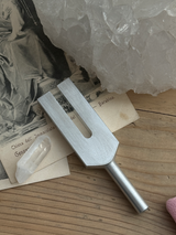 【MOMOMOON】4096Hz Crystal tuner made in JAPAN|音叉|クリスタルチューナー