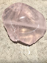 【MOMOMOON】Madagascar Rose quartz candy cup【No.8】