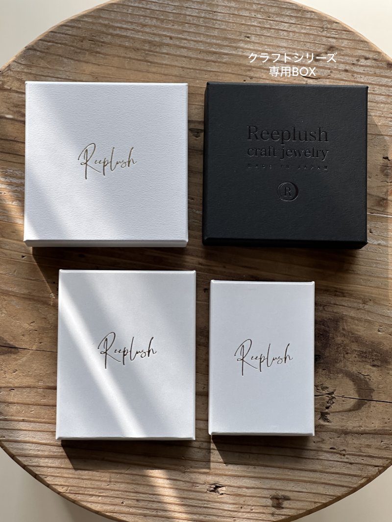 BOUCHERON アクセサリーシルバーケース、巾着(2個)、紙袋(2枚)セット BOUCHERON アクセサリーシルバーケース、巾着(2個)、紙袋(2枚)セット