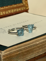 【MOMOMOON】スイスブルートパーズ ラフカットリング：フリーサイズ| 天然石・鉱石・パワーストーン