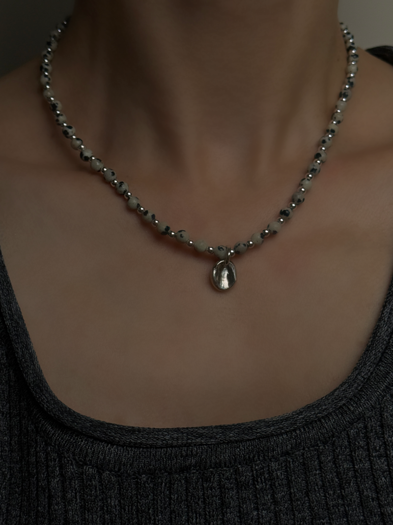 Silver925×天然石｜ダルメシアンジャスパー チョーカーネックレス 36cm〜41cm（Reeplushハンドメイド）