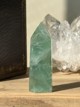 【MOMOMOON】エンジェルフェザーフローライト タワー |fluorite|天然石・鉱石・パワーストーン【SC081-4】