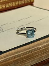 【MOMOMOON】スイスブルートパーズ ラフカットリング：フリーサイズ| 天然石・鉱石・パワーストーン