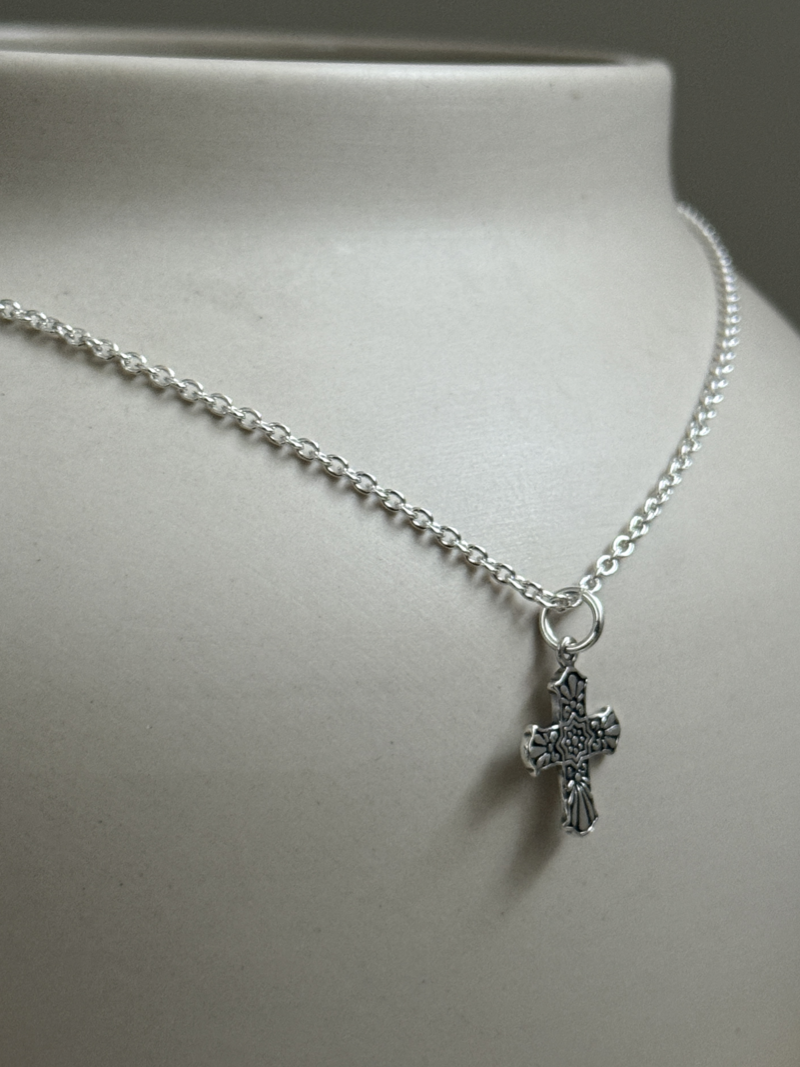 Antique-style Cross Pendant top | 18mm – Reeplush