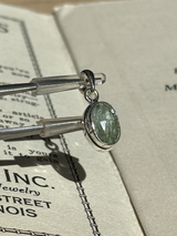 【MOMOMOON】インド産グリーンカイヤナイト ペンダントトップ  | 天然石・鉱石・パワーストーン