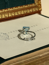 【MOMOMOON】スイスブルートパーズ ラフカットリング：フリーサイズ| 天然石・鉱石・パワーストーン