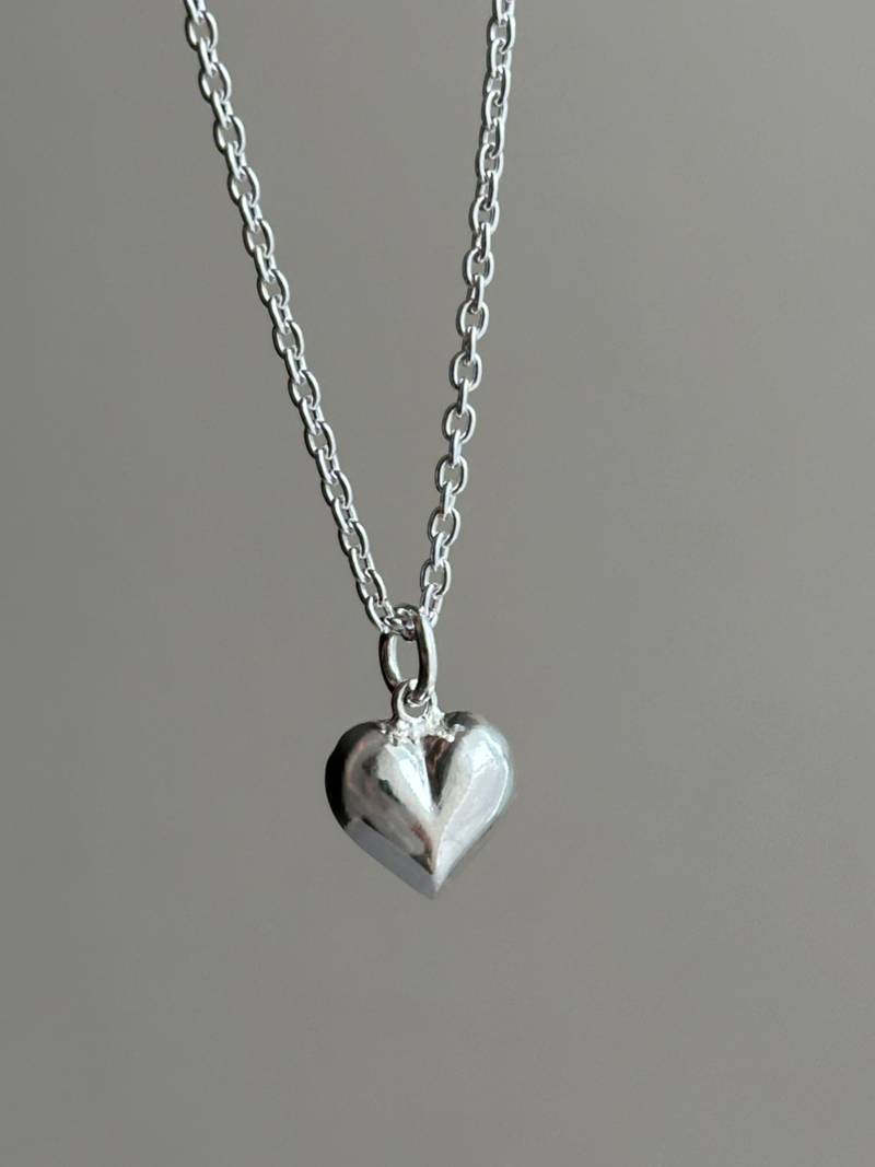 12mm Plump Heart Pendant top